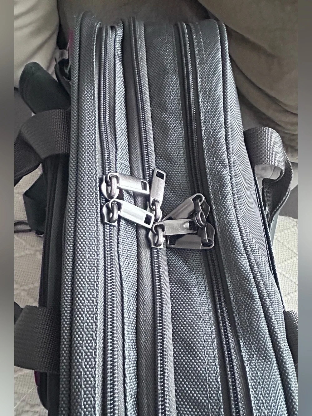 Leptop dark green Travel Crossbody Bag – Streamlined Organizer
